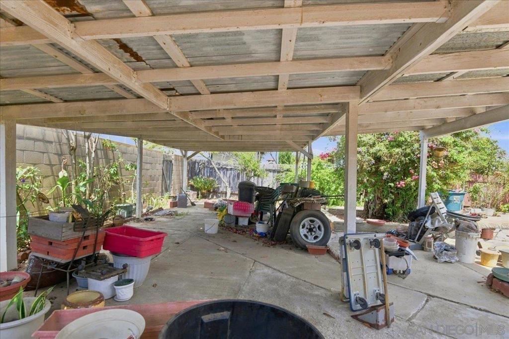 986 9th St Property Photo 28