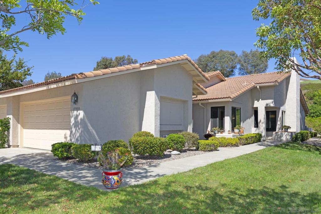 17959 Avenida Alozdra Property Photo 1