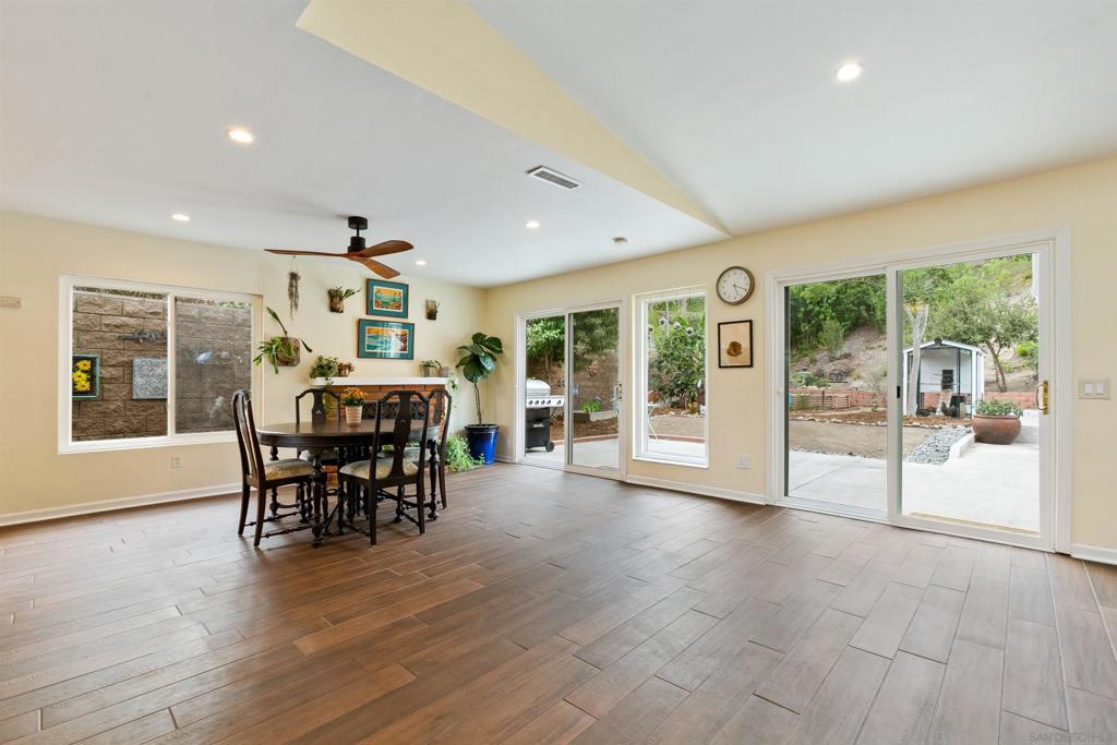 6150 Decanture Ct Property Photo 12