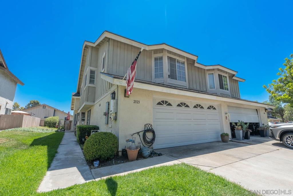 2323 Manzana Way Property Photo 1