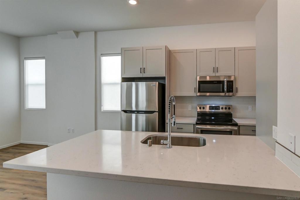 2036 N Highland Ave Property Photo 17