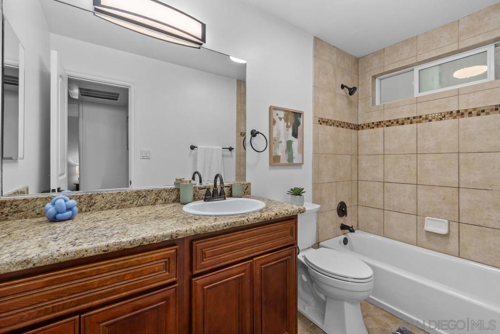 1030 Robinson Ave 107 Property Photo 17