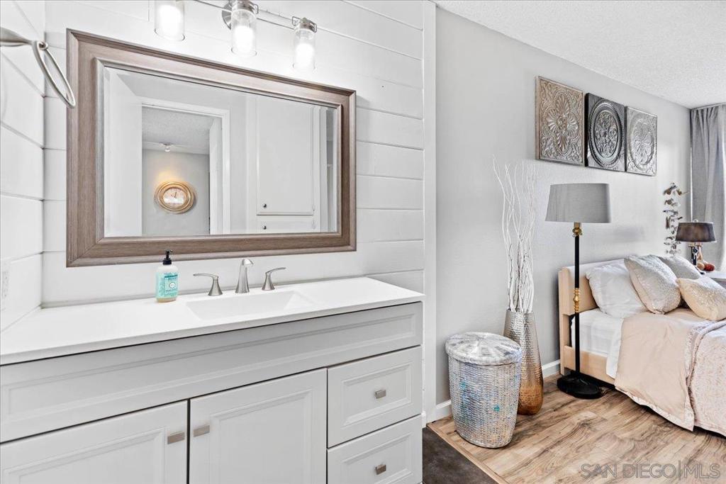 6924 Hyde Park Dr 104 Property Photo 26