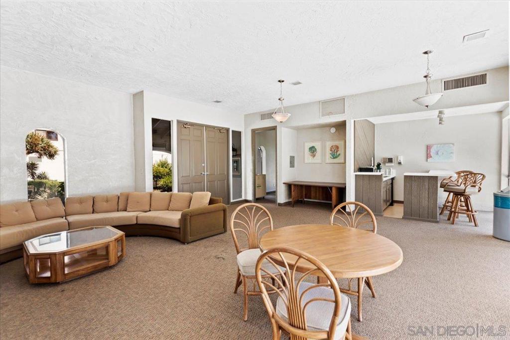 6924 Hyde Park Dr 104 Property Photo 36