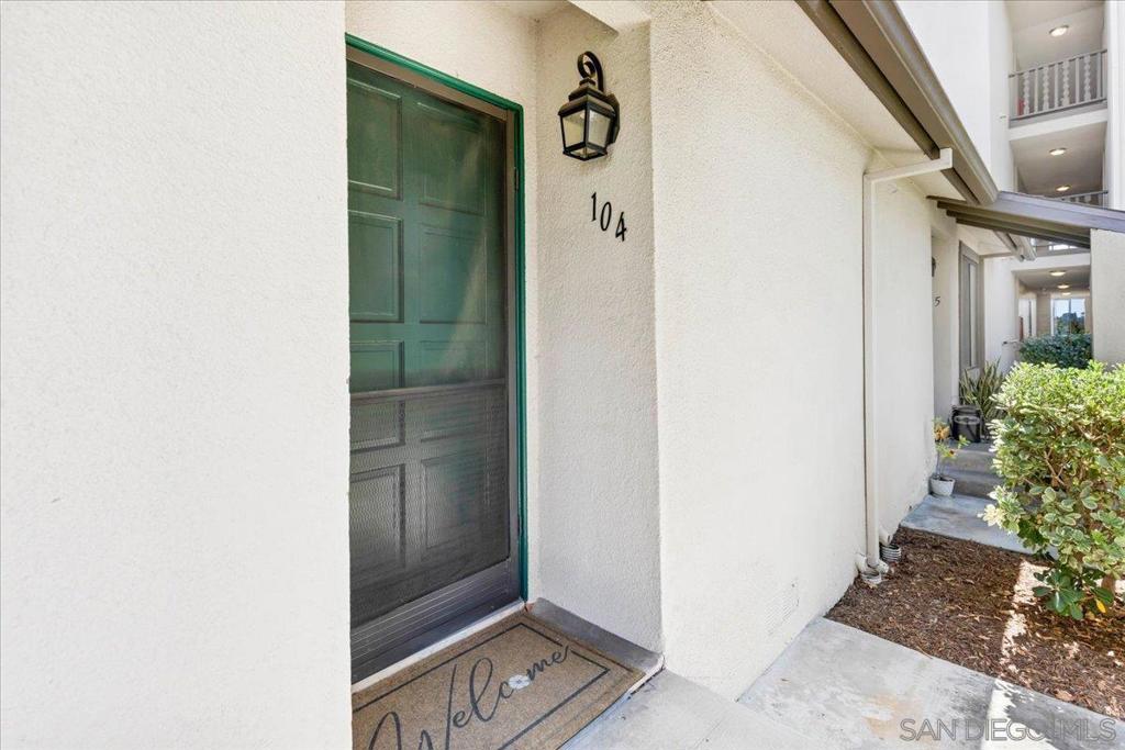 6924 Hyde Park Dr 104 Property Photo 37