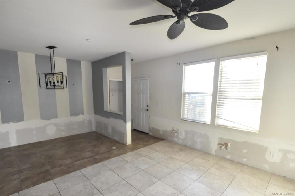 4300 Newton Ave 85 Property Photo 6