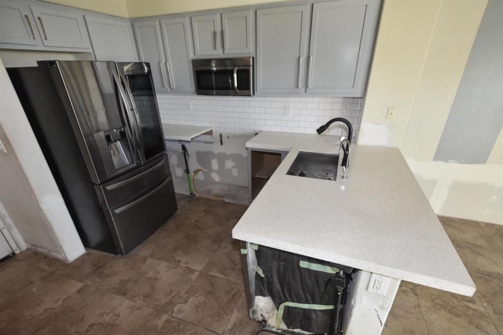 4300 Newton Ave 85 Property Photo 7