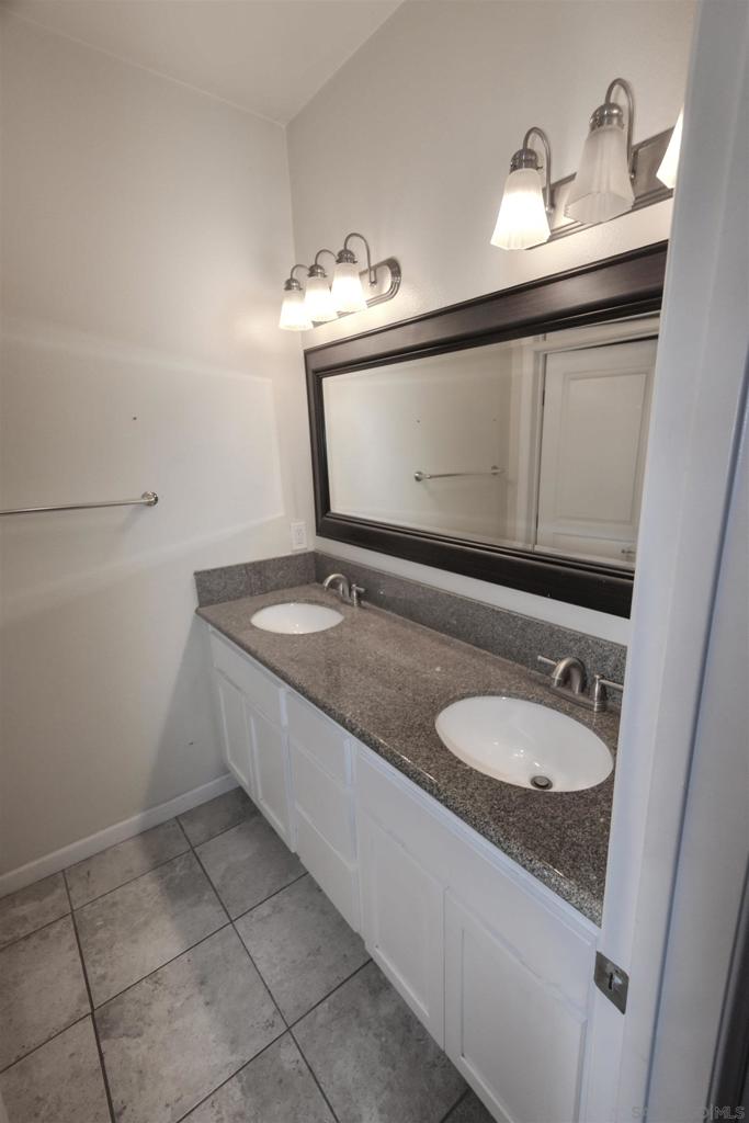 4300 Newton Ave 85 Property Photo 17