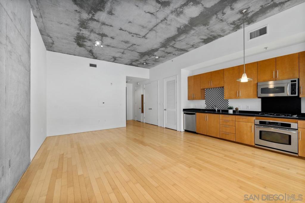 1050 Island Ave 406 Property Photo 21