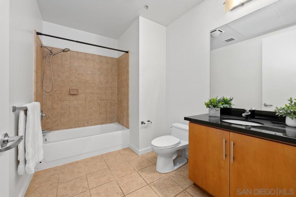 1050 Island Ave 406 Property Photo 25