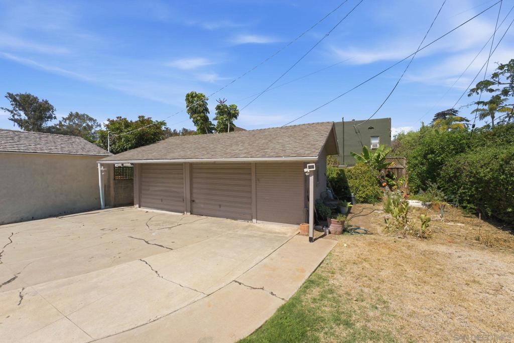 3422 24 Albert St Property Photo 10