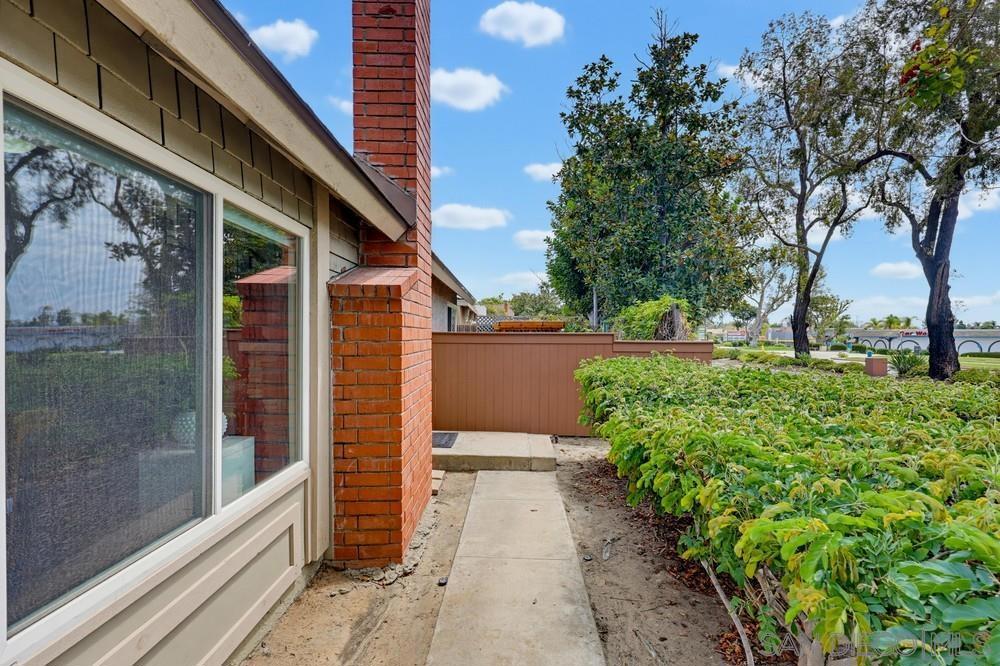 10639 Escobar Dr Property Photo 3