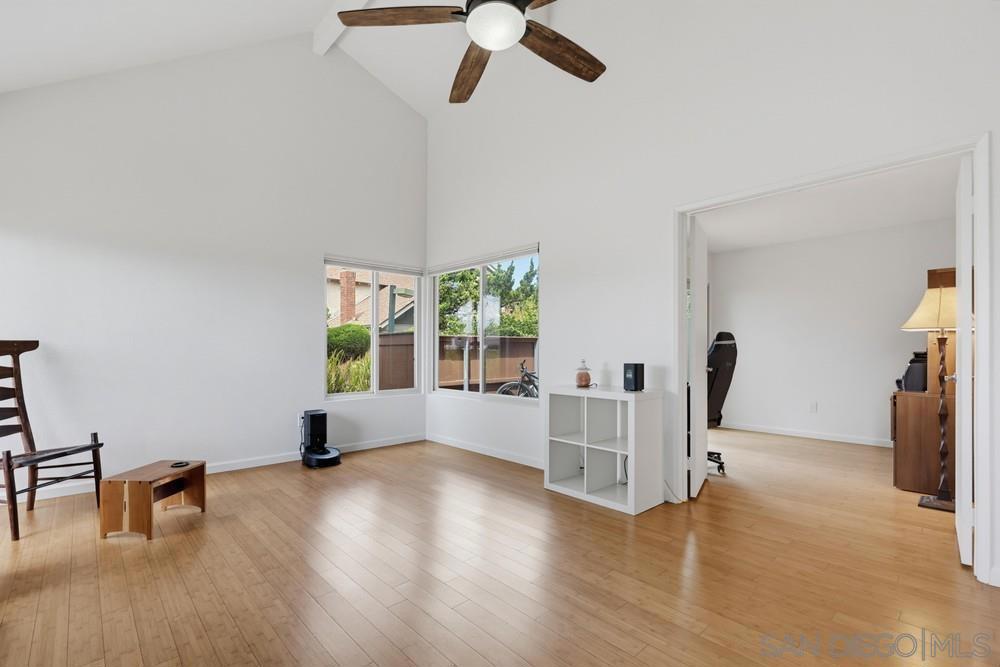 10639 Escobar Dr Property Photo 8