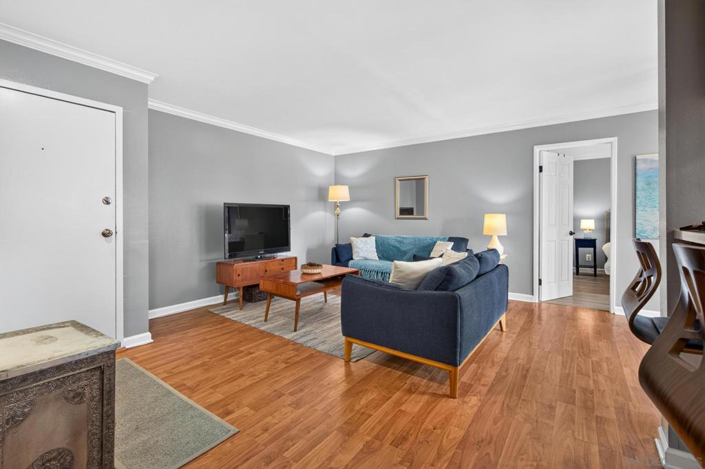 6924 Hyde Park 220 Property Photo 5