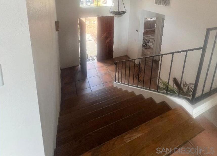 624 Schafer Place Property Photo 5