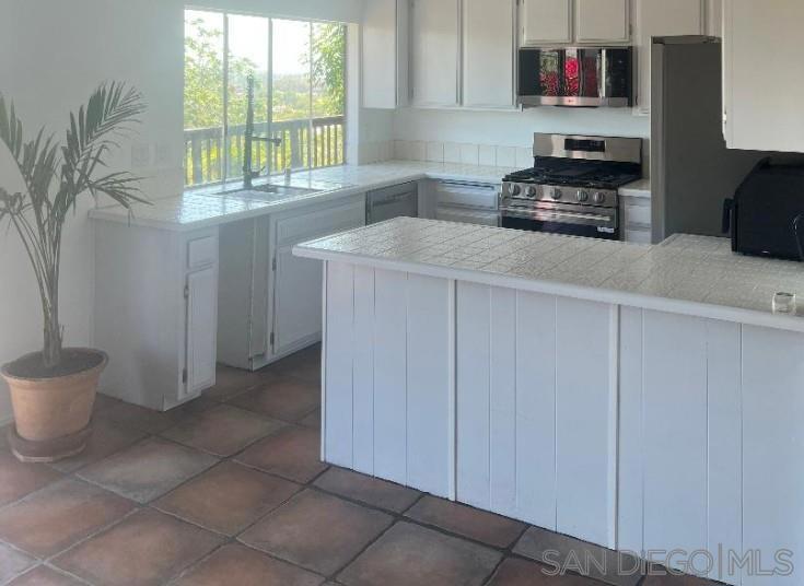 624 Schafer Place Property Photo 13