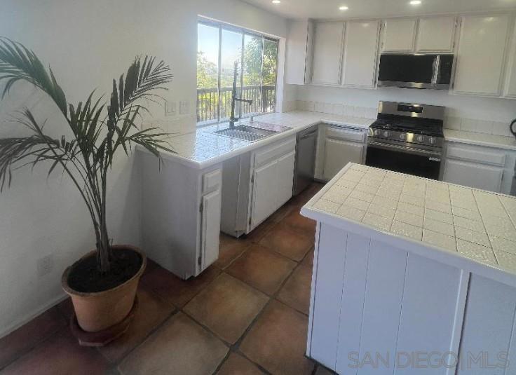 624 Schafer Place Property Photo 15