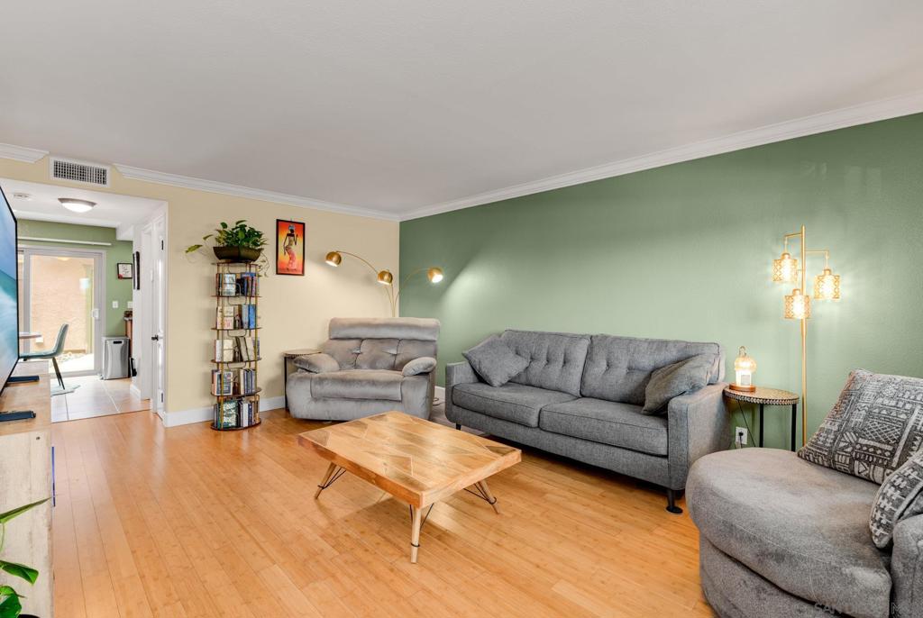 1453 N Broadway C Property Photo 4