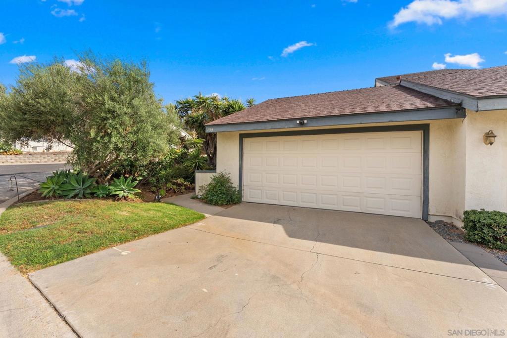 154 Cerco Rosado Property Photo 1