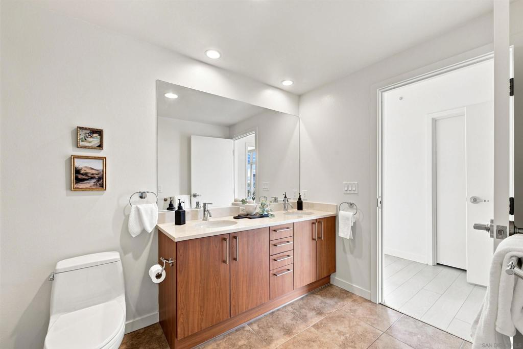 800 The Mark Lane 504 Property Photo 20