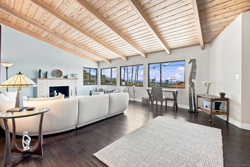 1044 Avenida Amantea Property Photo 3