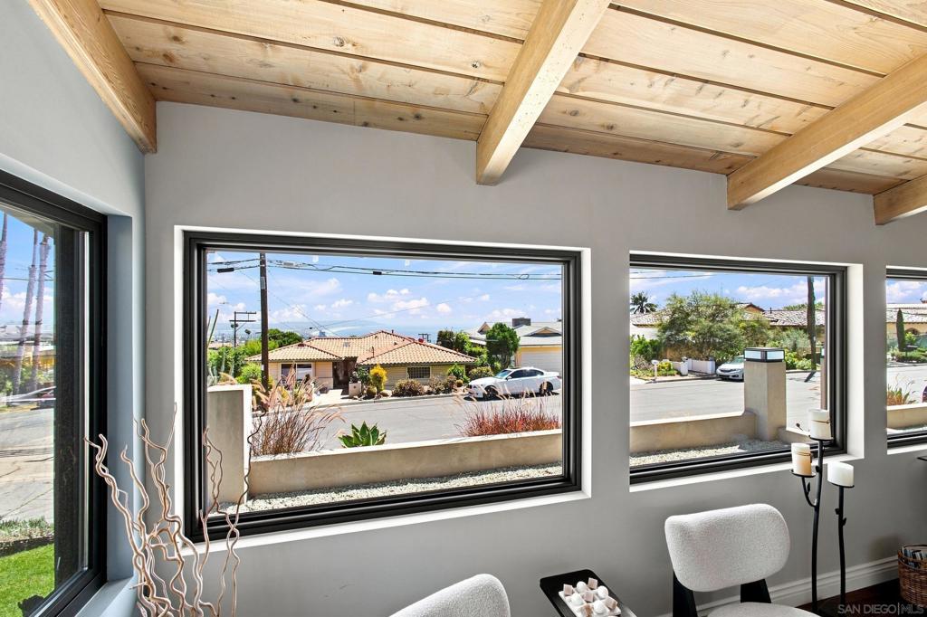 1044 Avenida Amantea Property Photo 4