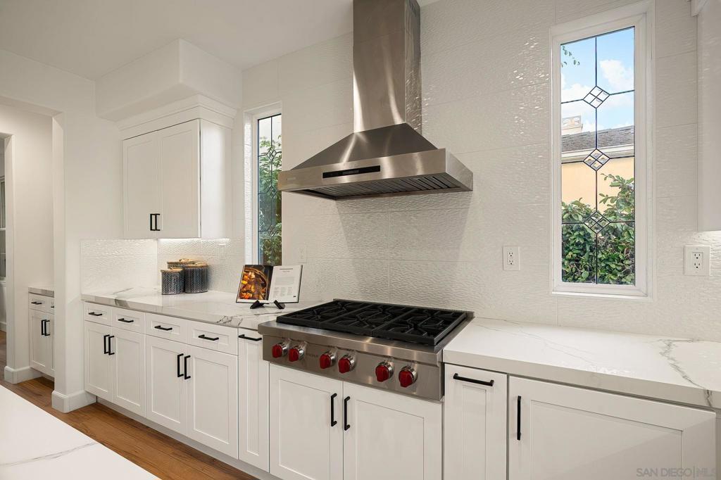 31 Montclair Property Photo 8