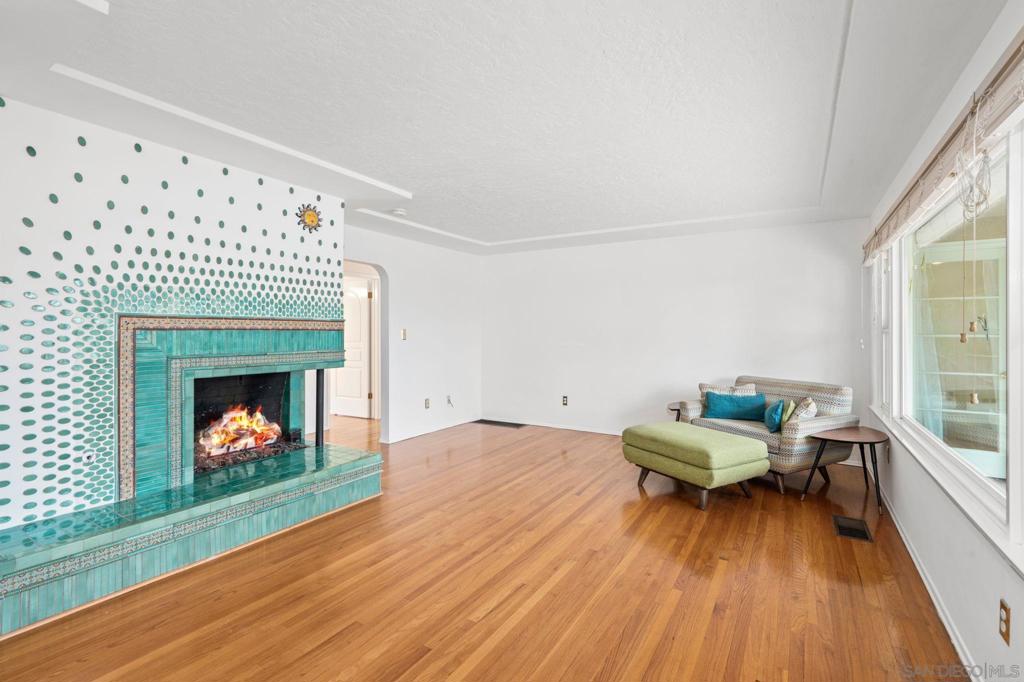 4413 Upland St Property Photo 10
