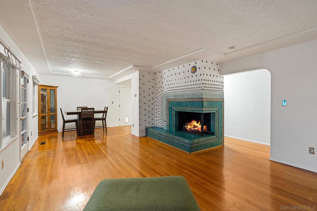 4413 Upland St Property Photo 13