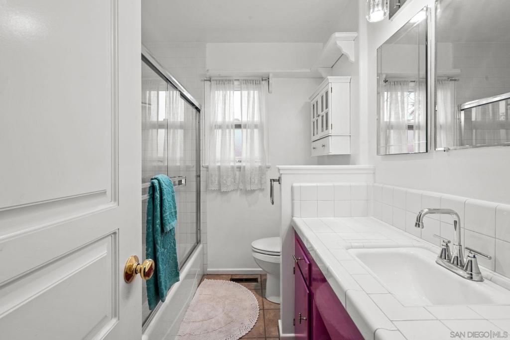 4413 Upland St Property Photo 28