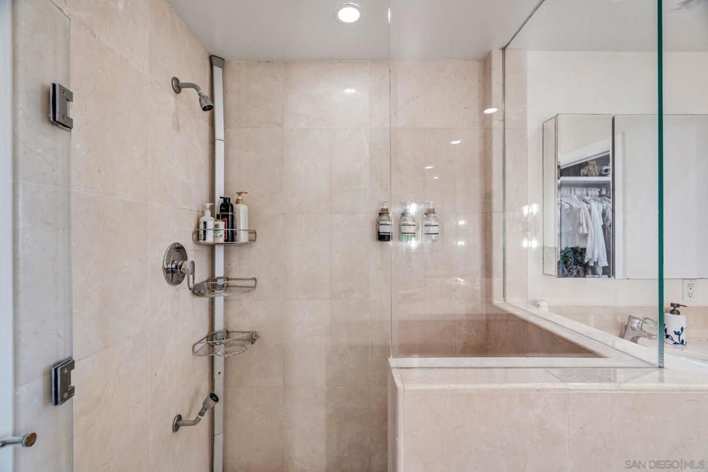 700 W Harbor Dr 705 Property Photo 27