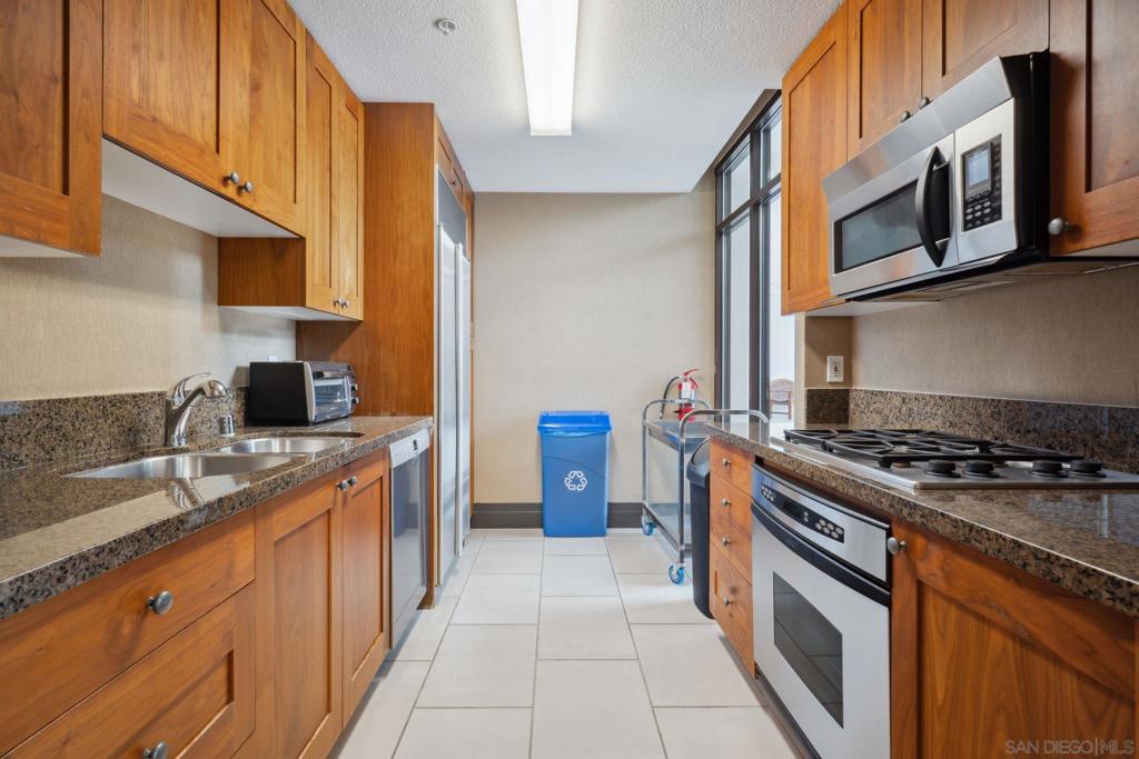 700 W Harbor Dr 705 Property Photo 53