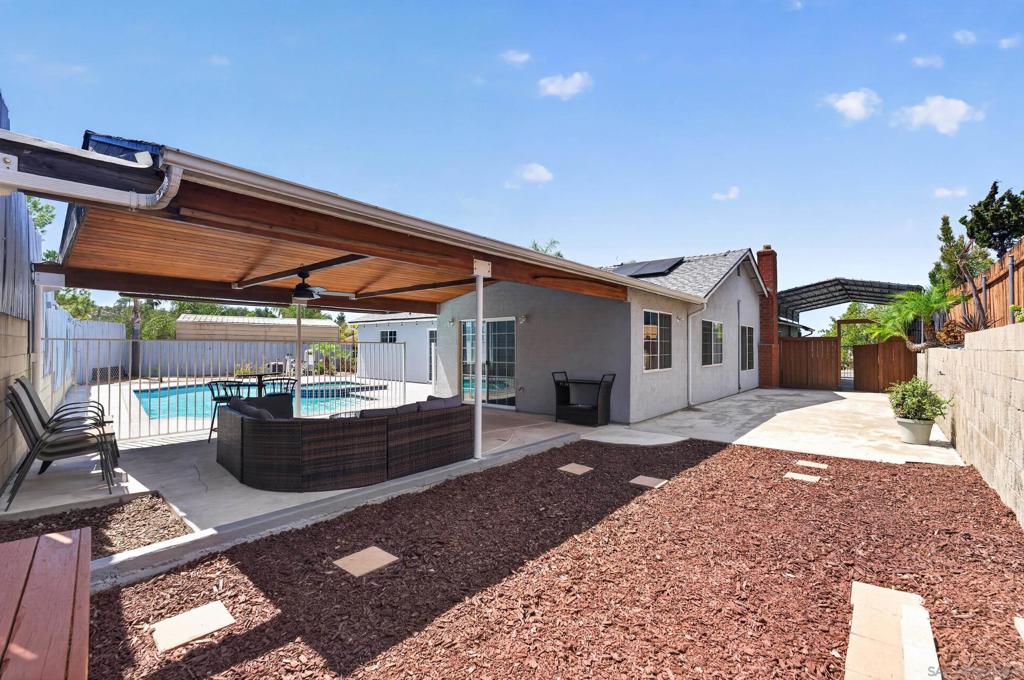 8538 Rosada Way Property Photo 4