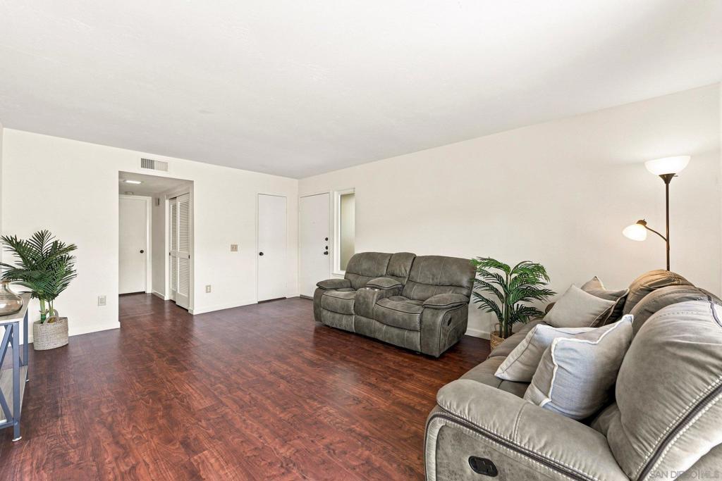 2812 Via Magia Property Photo 9