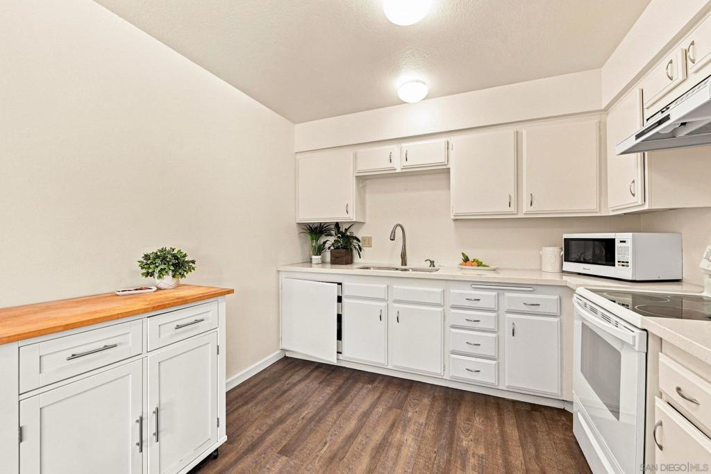 2812 Via Magia Property Photo 14