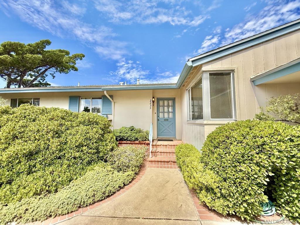 2235 Milton Court Property Photo 3
