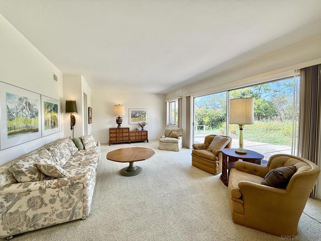 2235 Milton Court Property Photo 4