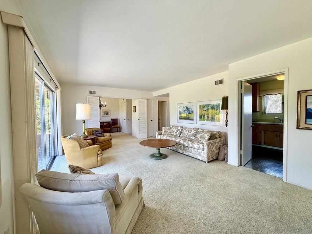 2235 Milton Court Property Photo 8
