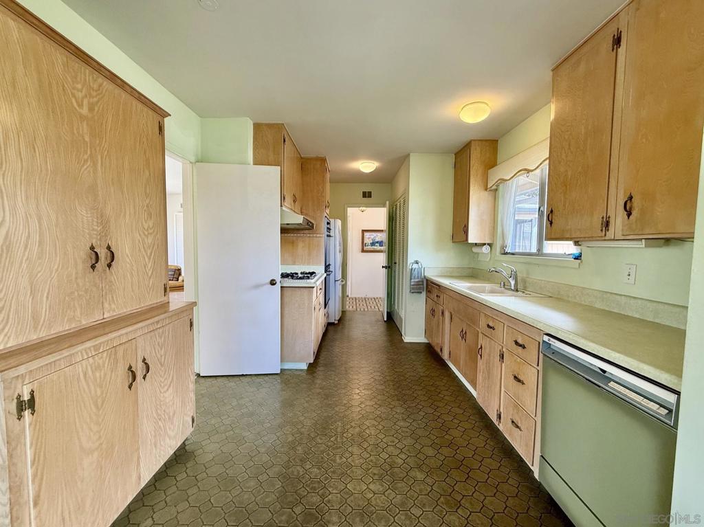 2235 Milton Court Property Photo 16