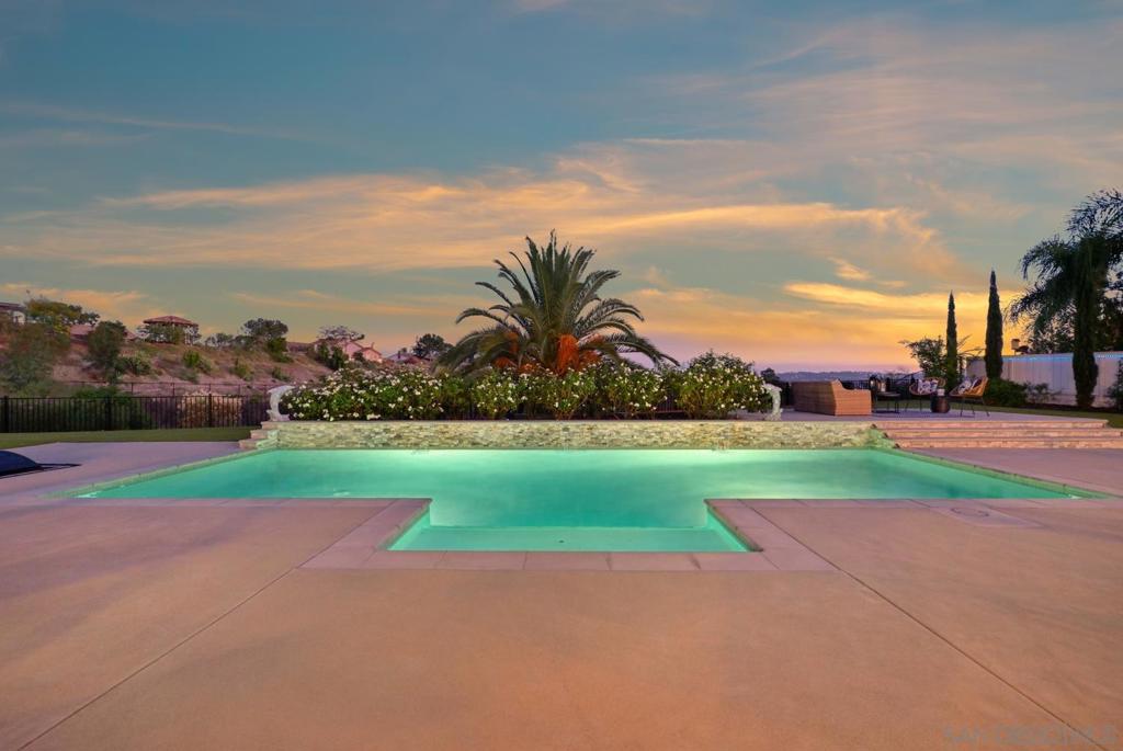 12893 Palisades Court Property Photo 12
