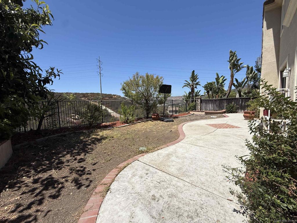 2750 Dove Tail Dr Property Photo 28