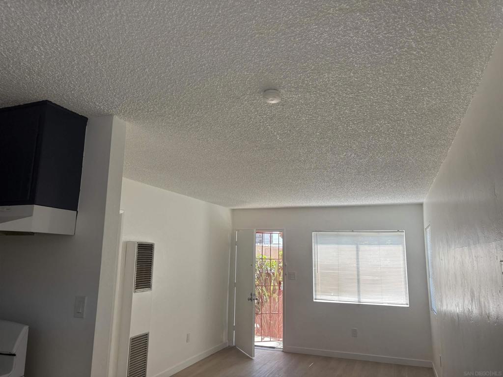 725 B Ave Property Photo 4