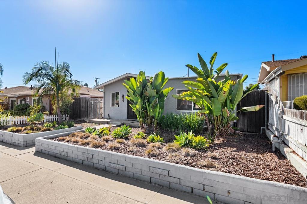 4176 Pepper Property Photo 4