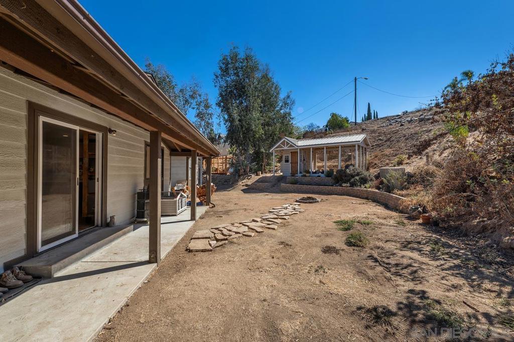 12261 Linroe Drive Property Photo 8