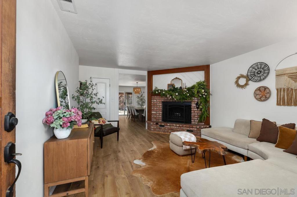 12261 Linroe Drive Property Photo 11