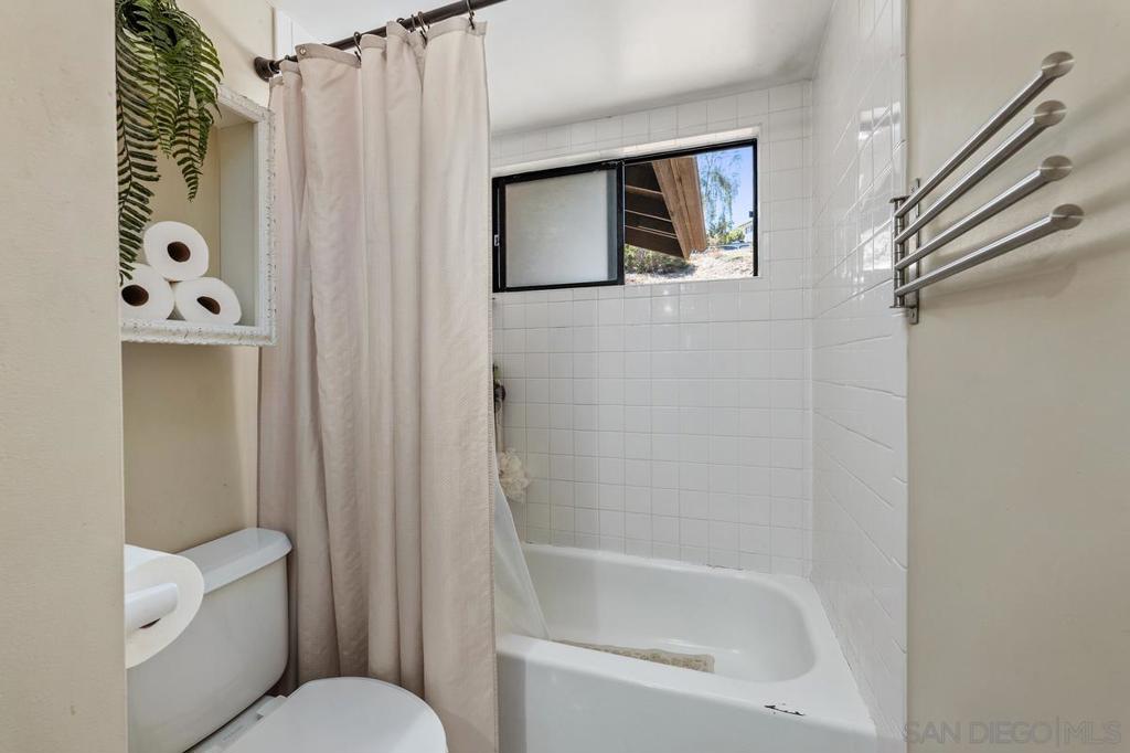 12261 Linroe Drive Property Photo 24