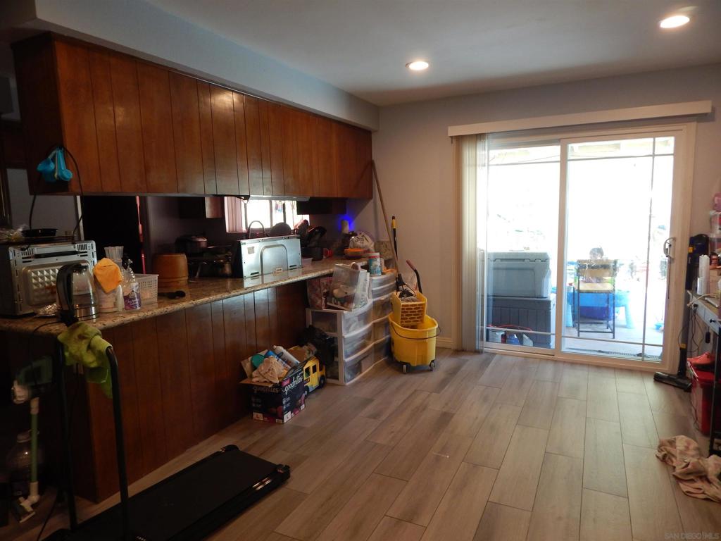 5174 Streamview Dr. Property Photo 2