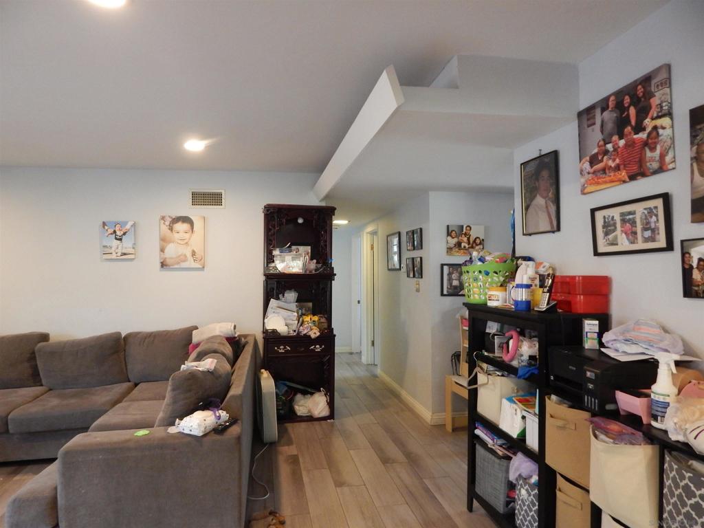 5174 Streamview Dr. Property Photo 5