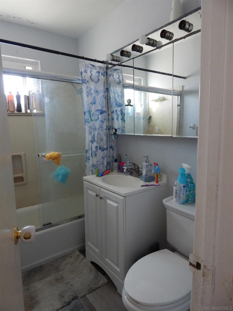 5174 Streamview Dr. Property Photo 7