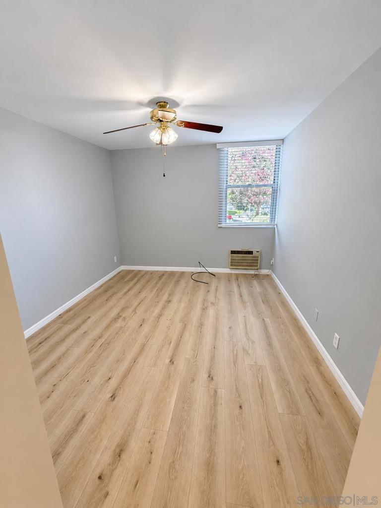 18620 Hatteras 105 Property Photo 7